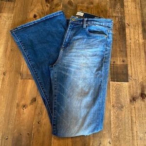 EUC Distressed Women’s Henry & Belle High Waisted Flare Size 30 Inseam 34”